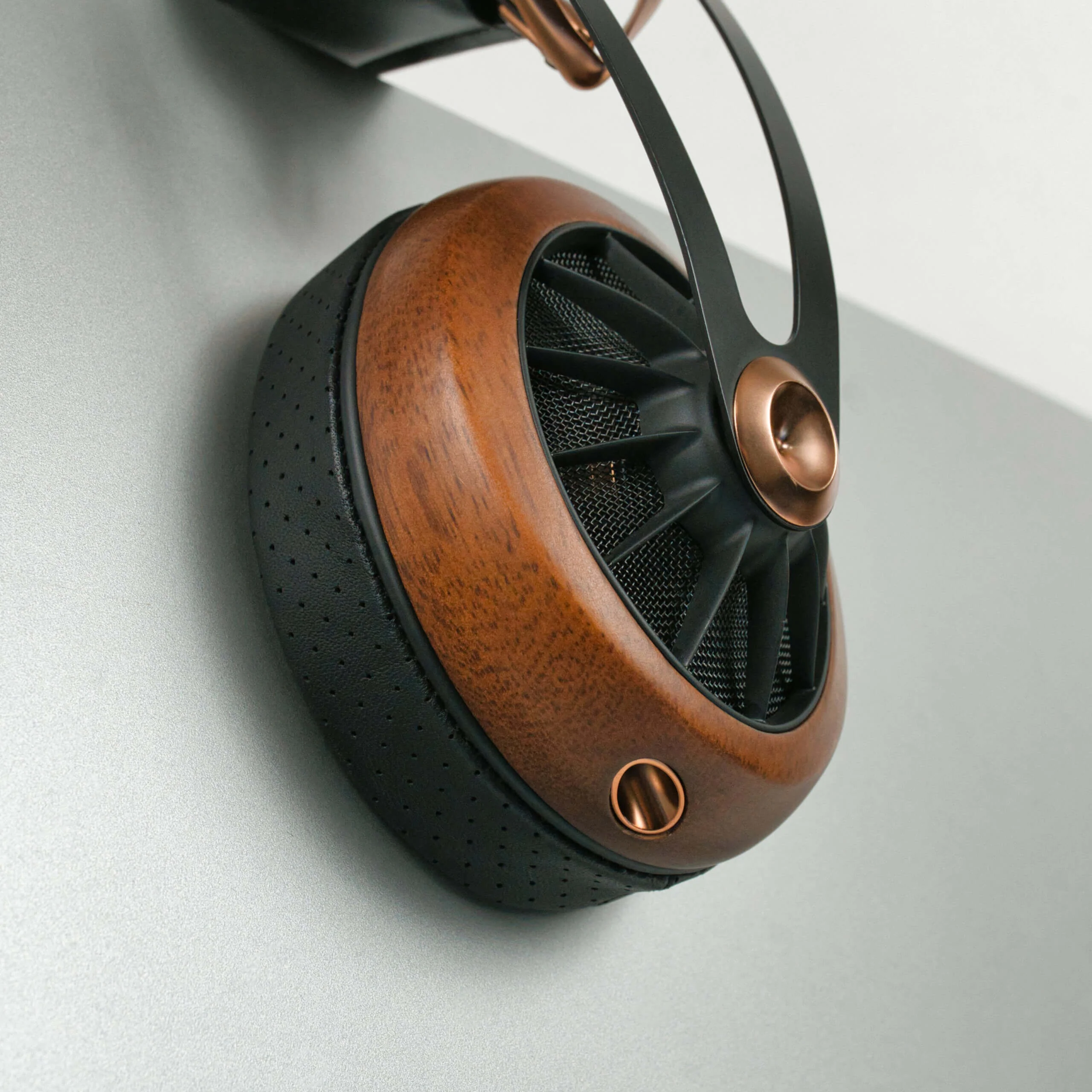 Dekoni Audio EPZ-M109-FNSK Replacement Ear Pads for Meze 109 Elite Fenestrated Sheepskin - Image 2