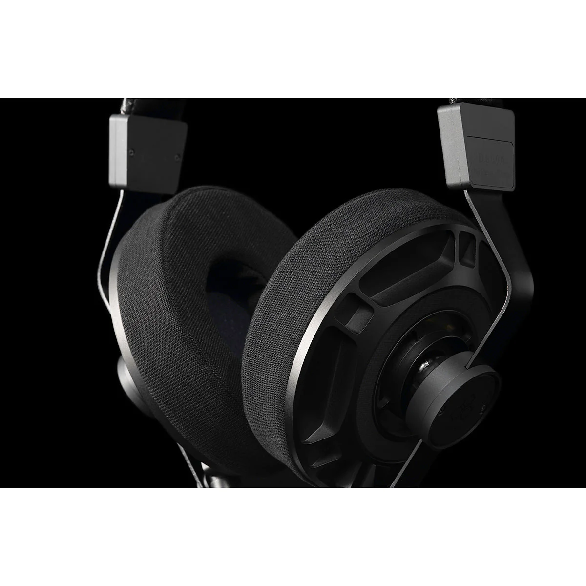 Final Audio D8000 Pro LIMITED Collector Edition Semi-Open Back Planar Magnetic Headphones (Open Box) - Image 4