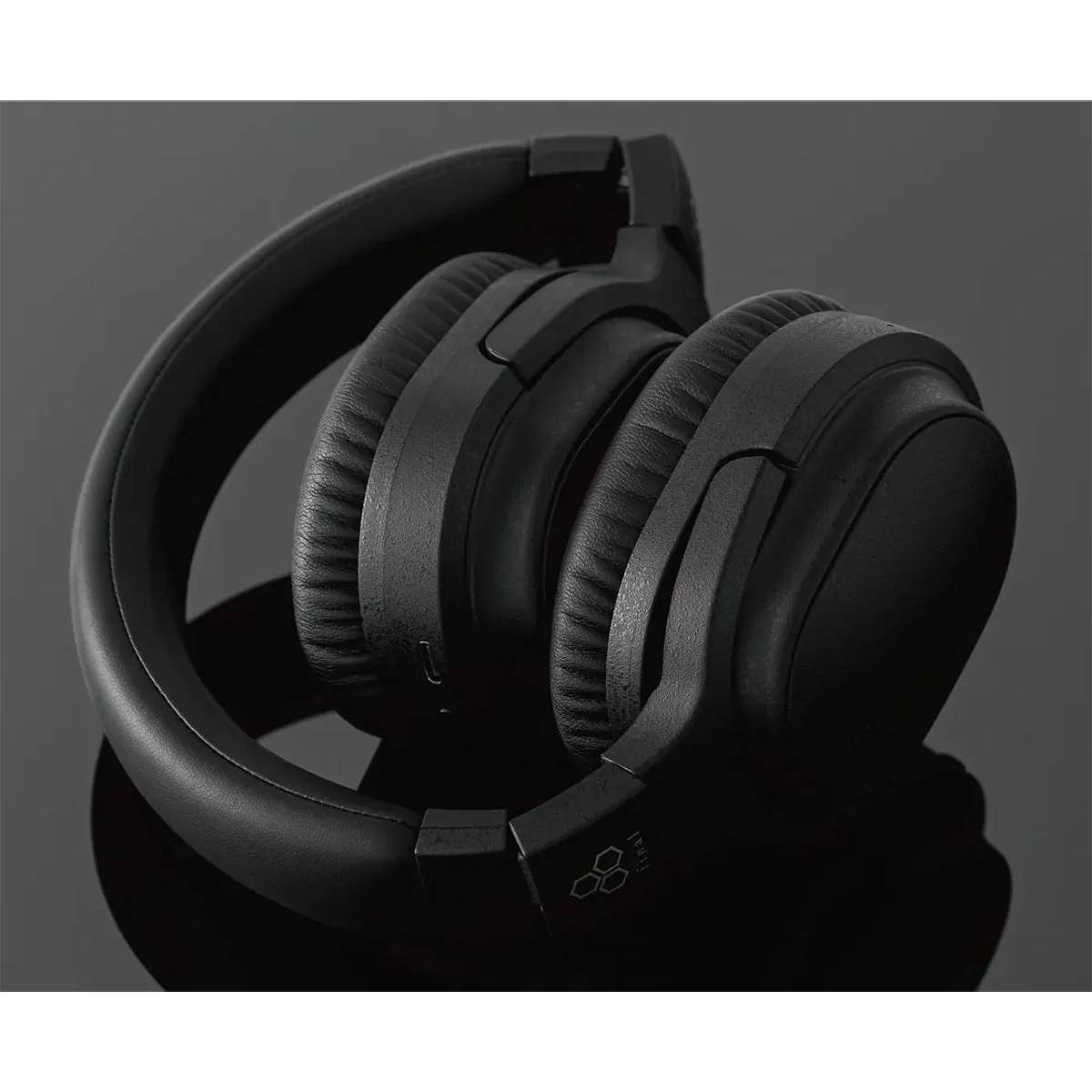 Final Audio UX3000 Wireless Noise Cancelling Headphones (Open Box) - Image 4