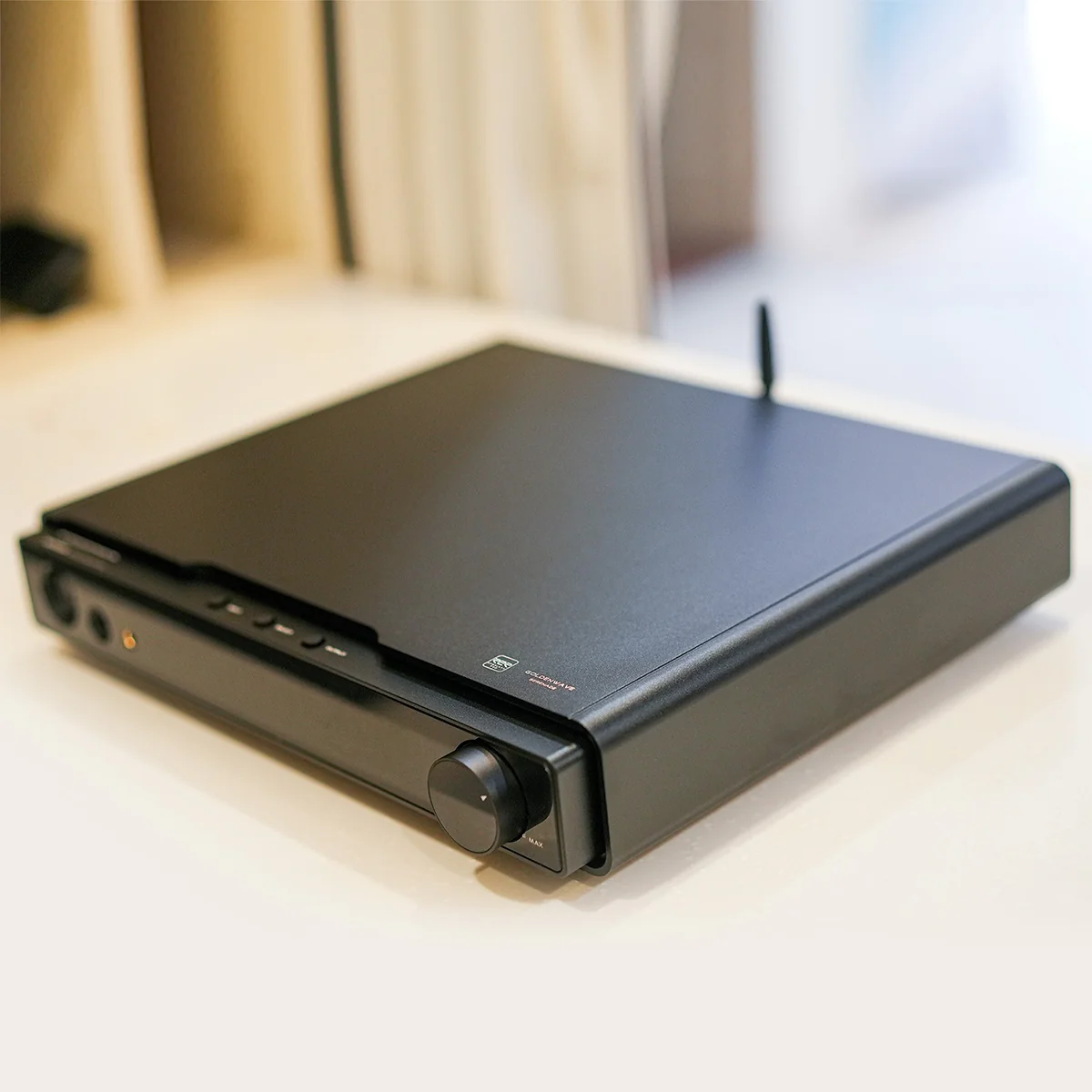 Hifiman Goldenwave Serenade Wireless Desktop Amplifier and DAC - Image 4