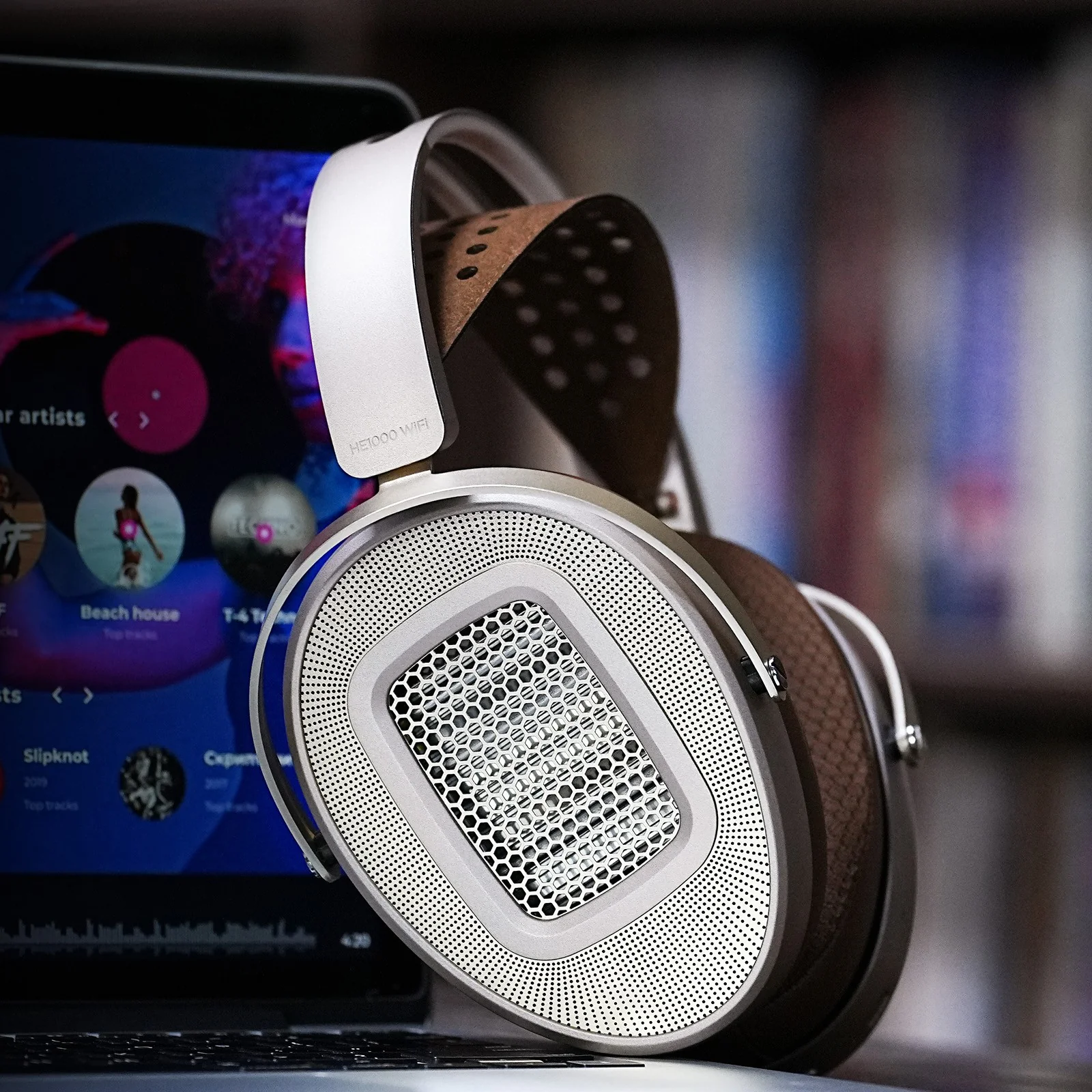 Hifiman HE1000 WiFi Open-Back Planar Headphones with Bluetooth - Image 4