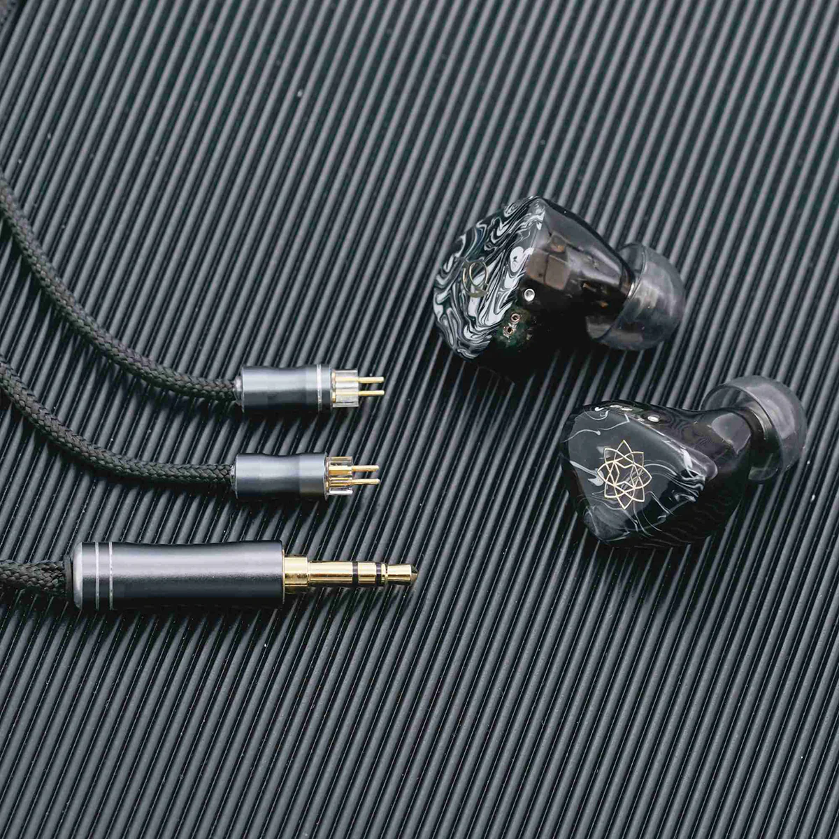SeeAudio Bravery 4 BA In-Ear Headphone (Open box) - Image 2