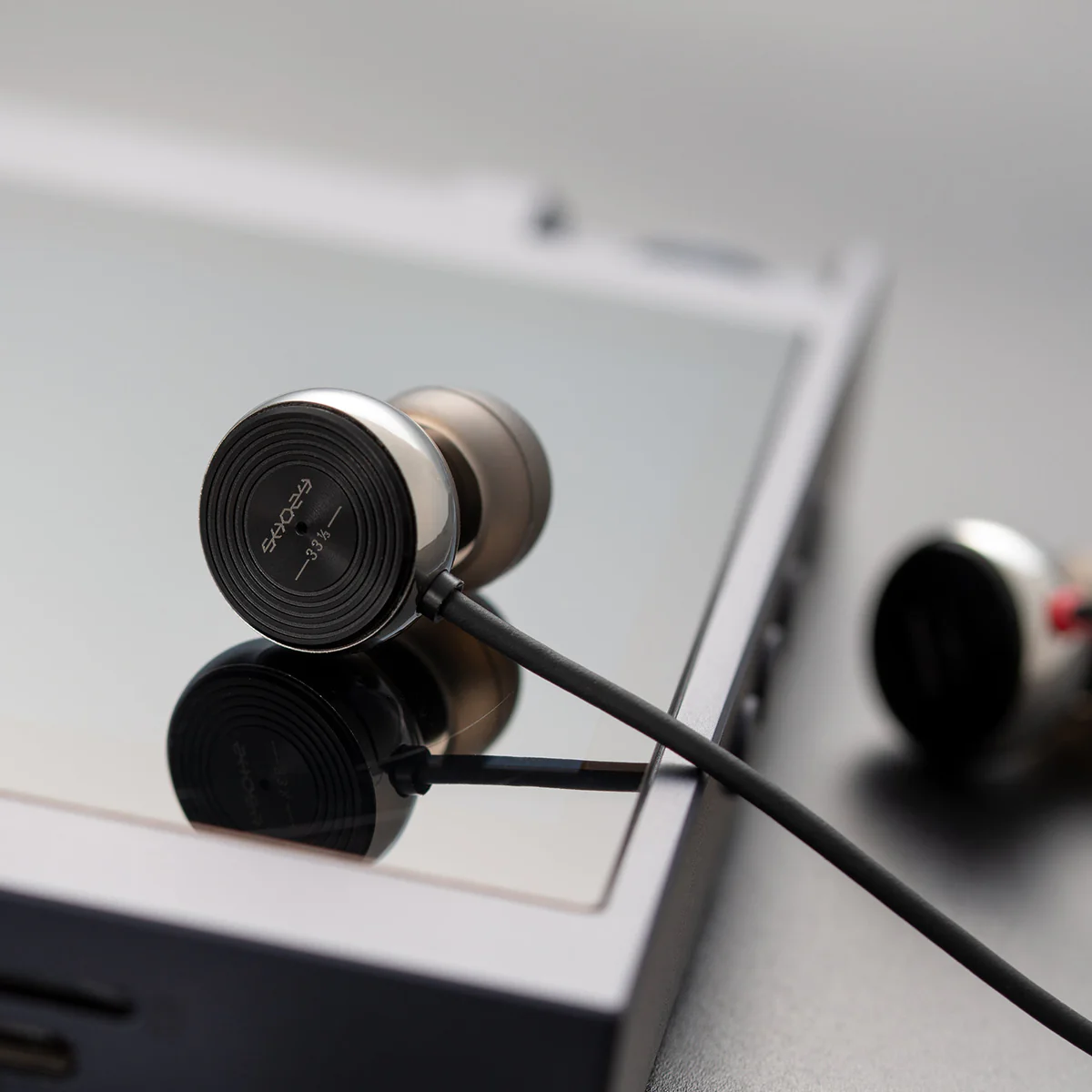 Shozy V33 Stainless Steel Universal In-Ear Monitor (Open Box) - Image 2