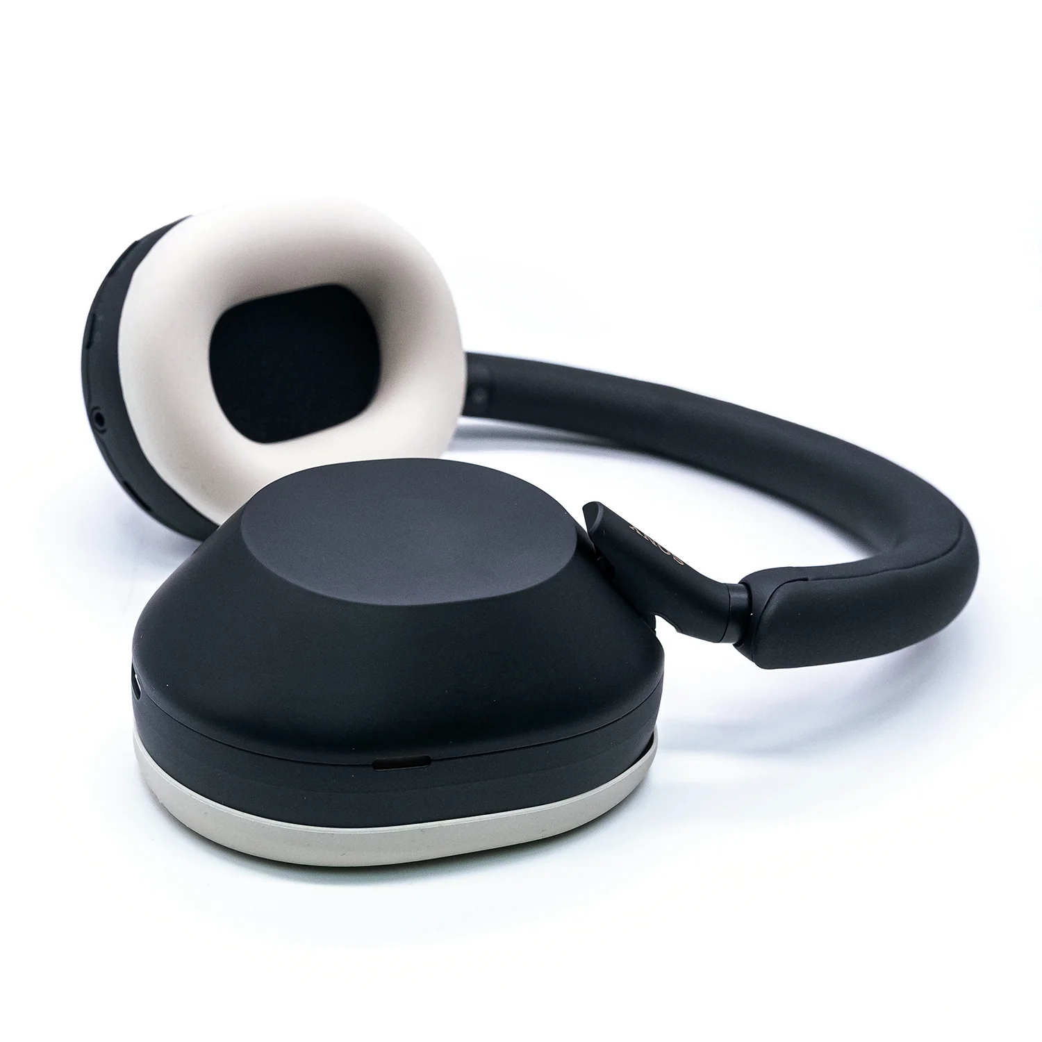 Strauss & Wagner Earpad Covers for Sony WH-1000XM5 - Silicone - Image 11
