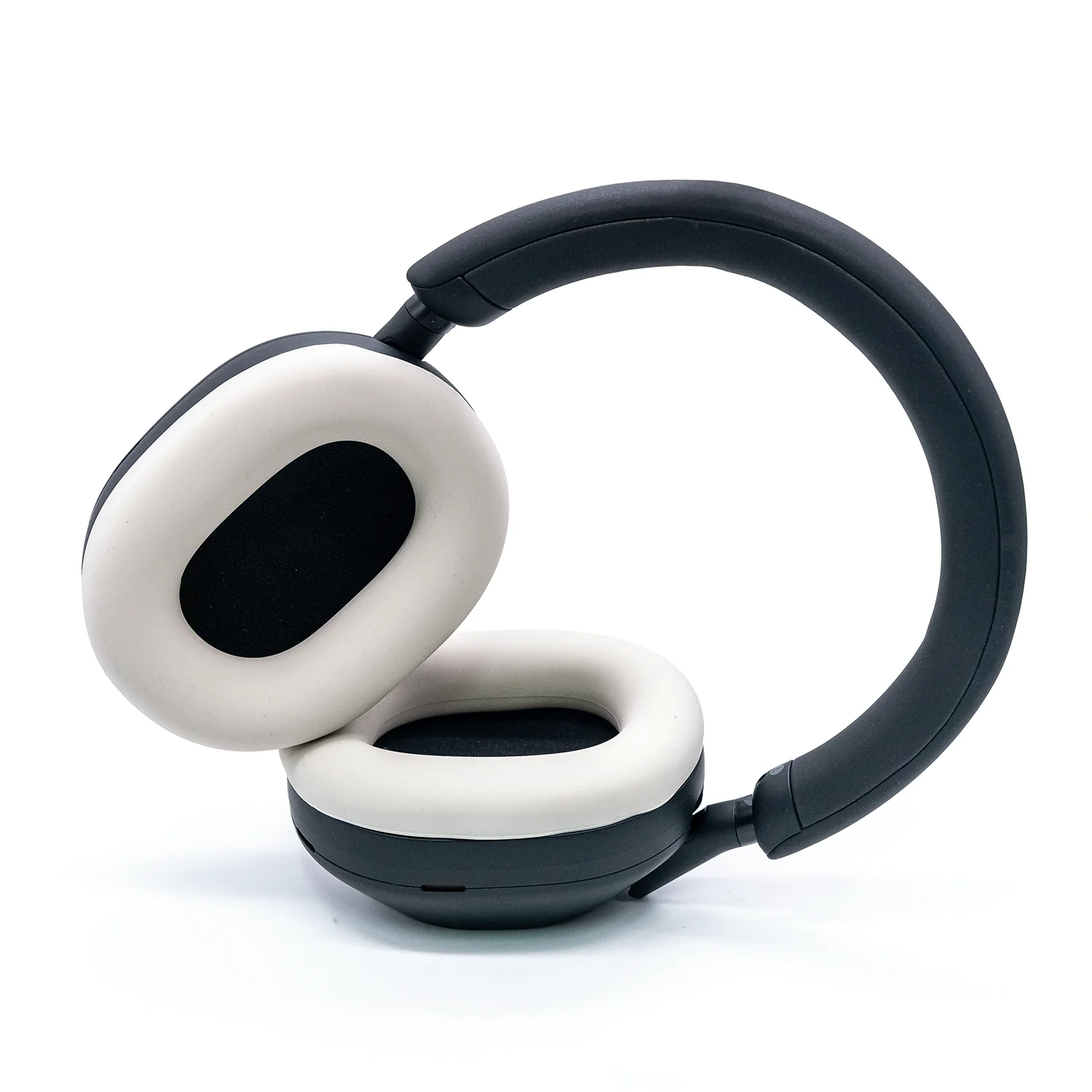 Strauss & Wagner Earpad Covers for Sony WH-1000XM5 - Silicone - Image 12