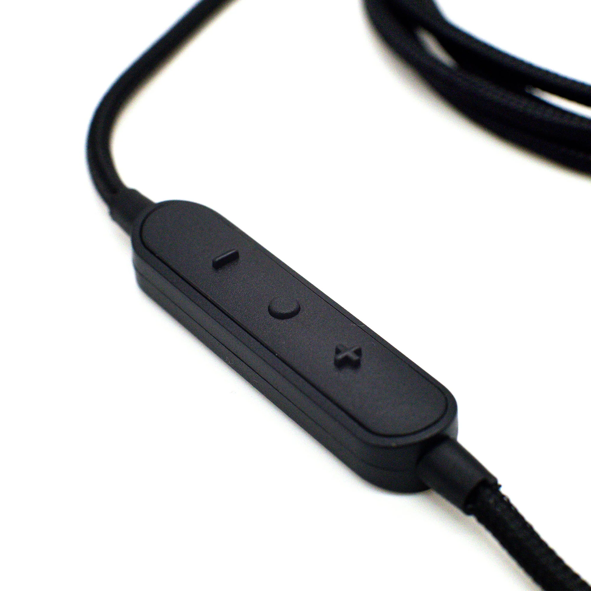 Strauss & Wagner Halle 2.5mm Twist Lock to L-Shape 3.5mm Nylon Braided Upgrade Cable With Volume Controls for Audio-Technica ATH-M40x/M50x/M60x/M70x - Image 4