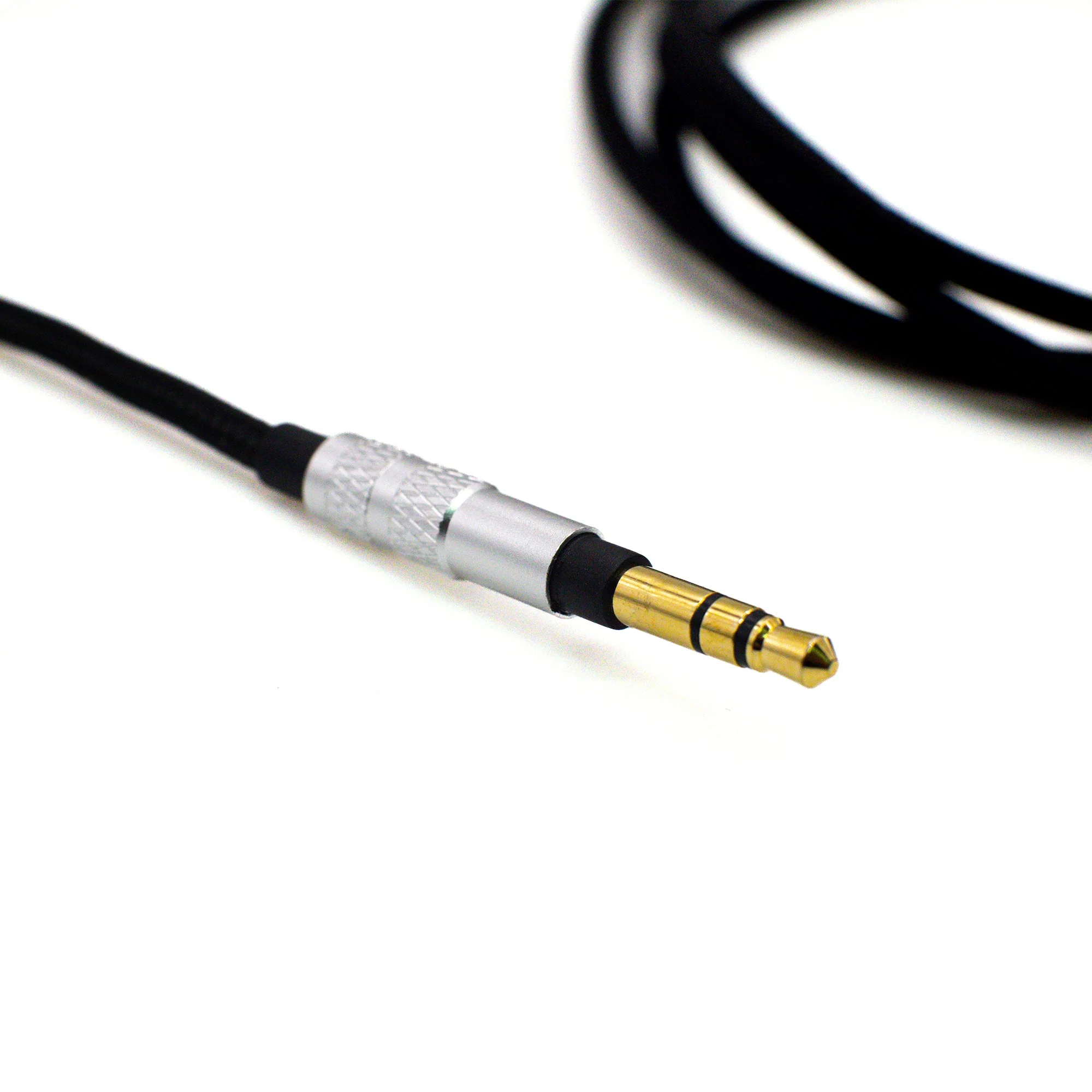 Strauss & Wagner Kiel 3.5mm to USB-C Nylon Braided Upgrade Cable With Microphone for SONY WH-1000XM3, XM4, XM5, XM6 - Image 2